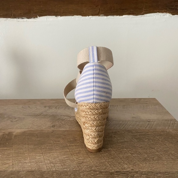 NWOT Blue and White Striped Espadrilles - Picture 4 of 7